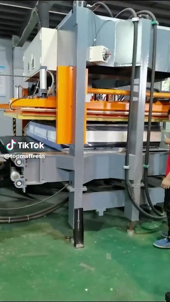 Compressed Roll Mattress: Lightweight and portable, saving space. Easy to store with a simple roll, simplifying your life#mattress#mattressfactory#mattressinabox#sofa#chair#table#sofaminimalis#sofas#royalfurniture#furniturefactory#furnituredesign#creative#creativity#interiordecor#interiordesign#decorideas#homedeor#decor#style#art#furniture