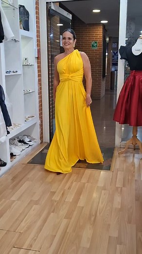 👗 Vestido Infinito. Tantas Opciones Como Tu Imaginación 🌈 ​Descubre la magia y versatilidad de nuestro Vestido Infinito, la prenda que se adapta a cada evento, estilo y estado de ánimo. Con una sola pieza, puedes crear docenas de looks diferentes, desde elegante y formal hasta chic y casual. | Musa Venezuela