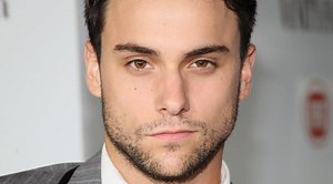 Jack Falahee ('How to get away murder') admite su heterosexualidad