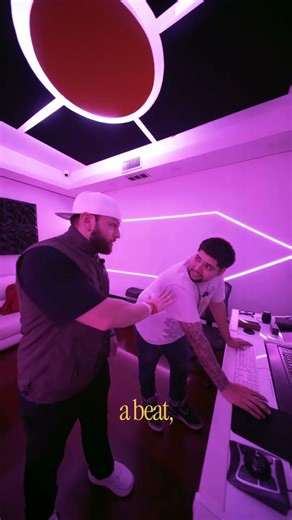 Did not expect Spanish from this guy 💀 | Do you make music? Who’s next ?