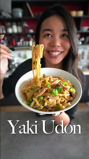 Easy Yaki Udon Recipe | Stir fried udon noodles with chicken and vegetables #SHORTS