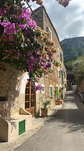 JULIA on Instagram: "Loving this chapter of life #30something #life #girls #vibe"