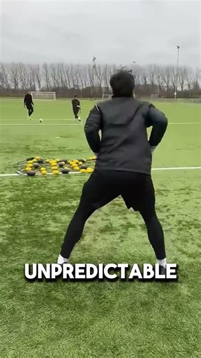 Smart Goalie Training: Ball Deflector Makes Reactions Super Fast! ⚽