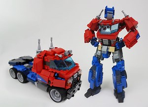 LEGO MOC-23170 Transforming Optimus Prime - G1 / Robots in Disguise inspired, with accessories (Other 2019)