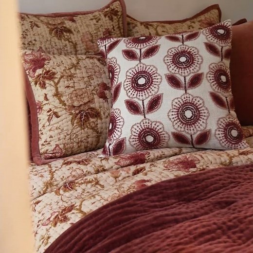 Sarita Handa - Bedspreads