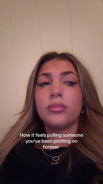 Cleo de Nile (@cleo.de.nile.04)’s video of What Is Pulling In A Relationship