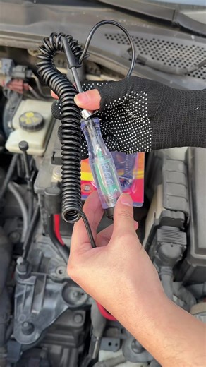 Quick Voltage Testing with Innovative Electrical Tool