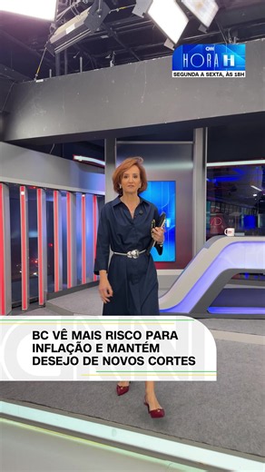 HORA H O Copom (Comitê de Política Monetária) do BC (Banco Central) decidiu nesta quarta-feira (17), por unanimidade, cortar a taxa básica de juros em 0,25 ponto percentual, reduzindo a Selic para 14,25% ao ano. A decisão já era esperada pelo mercado. O principal foco, então, recai sobre a comunicação do Banco Central, especialmente as sinalizações sobre os próximos passos da política monetária. Se no início do ano havia expectativa de mais cortes de juros, esse cenário se tornou mais incerto ao