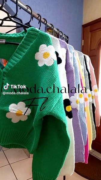 Suéteres de Flores - Moda Aesthetic y Tejidos