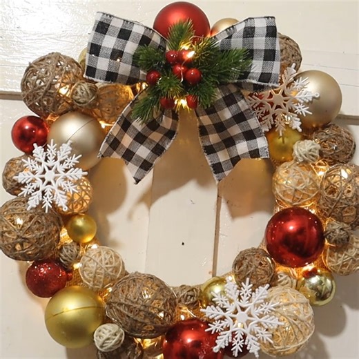 290K views · 5K reactions | DIY jute Christmas wreath | GH Media | Facebook