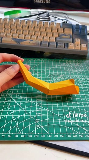 MCU Loki Helmet Design by @DT WORKSHOP Build Time: ~4 Hours Just got back from vacation, so I’ll get acclimated to working on other projects soon #art #diy #papercraft #lowpoly #mcu #loki #lokiseries #paper #fyp #vira