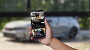 Chemical Guys, Ceramic Bundle With HydroSlick Intense Gloss Sio2 Ceramic Coating Hyperwax + HydroSpeed Ceramic Quick Detailer, 2-16 Fl Oz Chemicals + Microfiber Towels, (3-Pack of Gold 16" x 16")