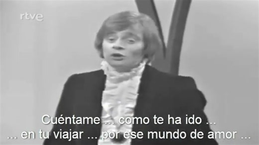 Cuentame = FORMULA V Letras Cuéntame, ¿cómo te ha ido? En tu viajar por ese mundo de amor "Volverás" dije aquel día Nada tenía y tú te fuiste de mí Háblame de lo que has encontrado En tu largo caminar Cuéntame cómo te ha ido Si has conocido la felicidad Cuéntame cómo te ha ido Si has conocido la felicidad ¿Cómo estás sin un amigo? Te has convencido que yo tenía razón Es igual, vente conmigo Aún sigue vivo tu amor en mi corazón Háblame de lo que has encontrado En tu largo caminar Cuéntame cómo te