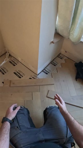 @thewoodenfloorsman | Mother would be proud #flooring #herringbone #tips #ideas #diy #edgein | Instagram