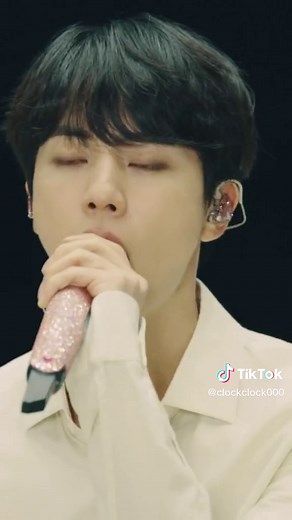 BTS - SPRING DAY #BTS #SPRINGDAY #YOUNEVERWALKALONE #DEARCLASSOF2020 #LIVEPERFORMANCE