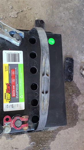 Rejuvenate a bad car battery with a cheap welder #automobile #battery #12v #recondition #welder