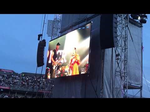 Liam Gallagher and Chris Martin - Live Forever