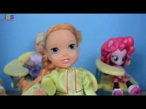 Kidschanel - Anna And Elsa Toddlers - Anna Throws Up At School - Toys For Kids