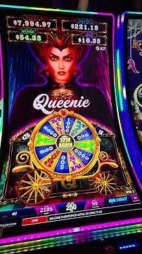 Progressive Jackpot Bonus on Queenie Slot Machine!!