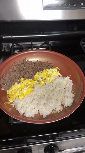 Pure bodybuilding meal to gain muscle. #food #bodybuildingmeal #eating #fitness #gains #fitnesstips #nutrition #weightgain #musclegain #gymmotivation #foodie #recovery