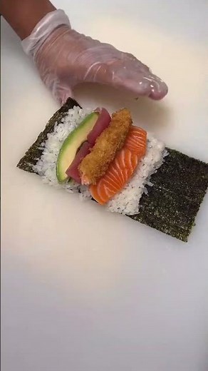 😳How to make sushi rolls at home🍣 #sushi #sushilife #707sushi #cooking