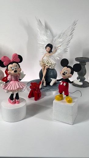 Classes available on our instagram subscribers channel @dicakestudio ! Enjoy learning! #cakedesign #cake #cakeart #cakedecorating #cakedecor #dicake #dionisiarovoi #caketopper #topper #groupclasses #privateclasses #onlineclasses #london #localartists #digitalart | Di Cake Studio