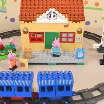Peppa Pig Train Station Build & Play! 🚂🐷 | Mega Bloks Toy Fun #Shorts