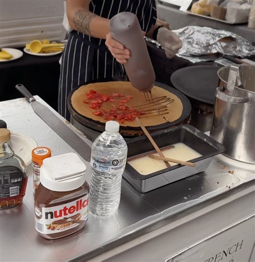 Katherine Hay • BHSc Clinical Nutritionist on Instagram: "First staycation as a family of four 🧑‍🧑‍🧒‍🧒 Celebrated Sunny finishing Kindy Sat by the kids piss pool drinking warm Rose 🍷and told myself never again Fed a nipple savage baby around the clock 37yrs old and discovered click and collect - the ultimate mum porn I am now Sunny’s personal lunchbox chef and snack bitch for the foreseeable future ( 12 years 🫠) Had the best vanilla matcha at @pour