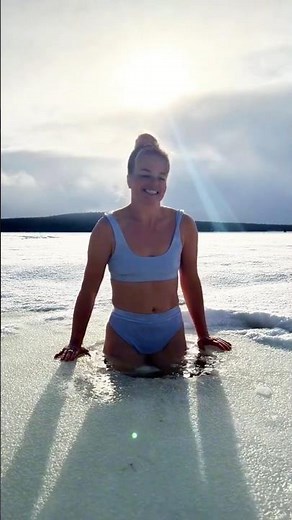 part727#Glow🤰🏼👙Different After This#IceBath❄️☀️#SpringVibesCold DipHotGlow#IceBath🌊#Challenge#water🧊