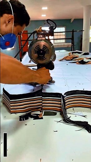 Modern Fabric Cutting Machine: Creating Precise Cuts for Garment Production!