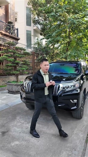 "Brand new 2023 Land Cruiser Prado, looks like it just rolled out of the factory" | Part 1 #09712...