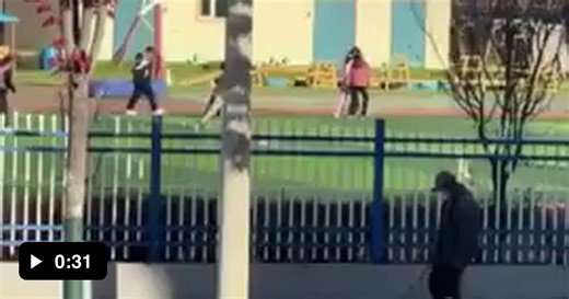 This dog has all the patience with his elderly owner.. 🥺 We don’t deserve dogs.. - Video