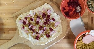 Thanksgiving leftovers pizza recipe