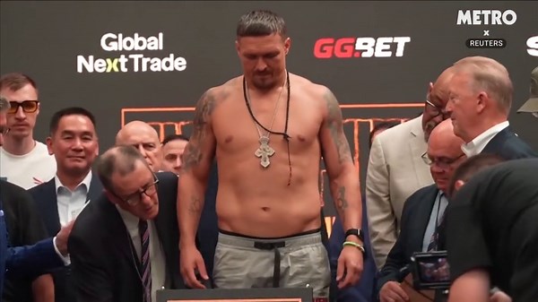 Highlights: Daniel Dubois vs Oleksandr Usyk weigh-in