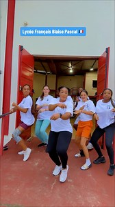 Un plaisir d’avoir partagé ce moment de danse avec les filles du Lycée Français Blaise Pascal 🇫🇷🥰♥️ Merci les filles, c’était trop génial 🤩 Cc Ambassade de France au Gabon et à São Tomé-et-Príncipe 👋🏾 ✨ | Coralie « La Louve »