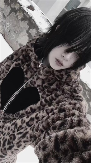 had 2 of my wisdom teeth taken out yesterday and now i’m in sm pain 💔✌🏻😔 anyways shout out @Gart Apparel🌟 #noctis #nana #gartapparel #wisdomteeth