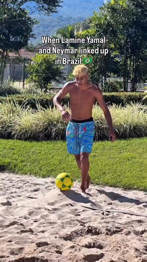 When Lamine Yamal linked up with Neymar on holiday 🇧🇷 Wait for the shirt swap 🤌 🤳 @neymarjr #lamineyamal #neymar #barcelona #santos #brazil | The Soccer Archive