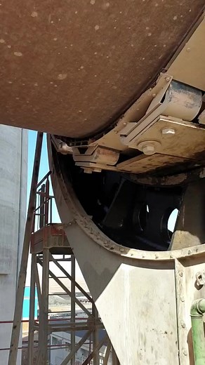 Fabrication de Ciment: Processus et Création de Blocs de Ciment