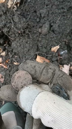 just a little short clip found an old 10p 1968