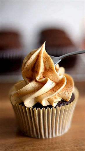 How to make this recipe: Whipped Maple Cinnamon Buttercream Ingredients: 1 cup butter 3 cups powdered sugar 3 tbsp maple syrup ½ tsp cinnamon 1–2 tbsp heavy cream Method: Beat butter until light. Add powdered sugar cinnamon. Mix in maple syrup. Add cream and whip until airy. #WhippedButtercream #MapleCinnamonDelight #BakingJoy #SweetTreats #DessertLovers #Christmas2025 #ChristmasRecipes #HolidayRecipes #ChristmasBaking #FestiveFood #ComfortChristmas #ChristmasDinner | Recipe Tips 2.0