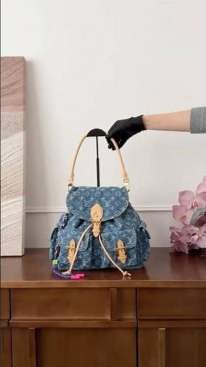 Vintage denim backpack dreams. 💙