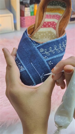Diy Beautiful Jutties💙🫶🏻 | decorating old Jutties |#shorts #diy #jutti #handmade #viral #craftideas