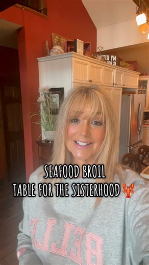 Join me and my family for a seafood boil at the lake! 🍤🦐🦪(sorry for the typo on the video it is BOIL not broil 😂);but what fun! Have you ever tried this? It is a huge trend and there are many restaurants popping up now , specializing in this! (We even have in the west Island)!Hope everyone is having a great weekend! (PS it was delicious)!🦞 See you all tomorrow for my vlog! Love and hugs, Robin 💖🥰⭕️❌🦋 🦞#seafoodlovers #seafoodboil #family #familytime #cottagelife #cottageliving | Artizan 