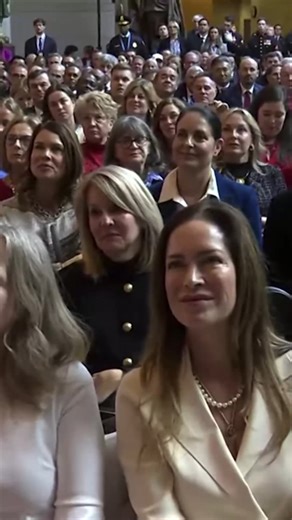 846K views · 20K reactions | Newly inaugurated #President #DonaldTrump is formally declaring the United States government will only recognize two genders ... and he's set to target federal protections for transgender people. Full story in bio! | TMZ | Facebook