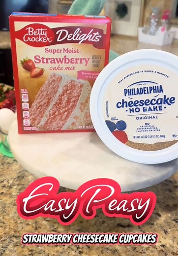 Delicious Strawberry Cheesecake Cupcakes Recipe
