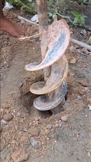 Pozo Tubular Manual: La Fuerza Humana en Busca de Agua #pozo #agua #shorts