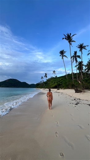Libby Webster on Instagram: "When girls in your hostel say let’s go live on a boat for 4 days this is your sign to say YES"