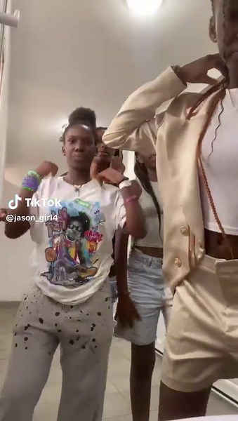 @Spam_sephora01 @Daphney✨ ont m’a tue ❤️❤️😂