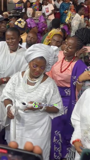 OLORI ASHLEY ON THE DANCE FLOOR AT OLOJO FESTIVAL GRAND FINALE. Cultural vibes to close it in style! The Grand Finale of #OlojoFestival2025 hits different with the Cultural Night; where tradition meets pure vibes! @ooniadimulaife @iyalajeoodua @princesstoyinkolade #OlojoFestival #CulturalNight #IleIfe #YorubaCulture #OoniOfIfe #TraditionAndStyle (Follow @pheezhart_kitchen on instagram to buy quality and affordable kitchen utensils and gift items). #cityedgetv #cityedgetv247 | City Edge TV
