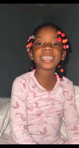 Singer Simi celebrates her husband Adekunle Gold’s birthday with a heartfelt poem from their daughter, Deja 💛 | QEDNG